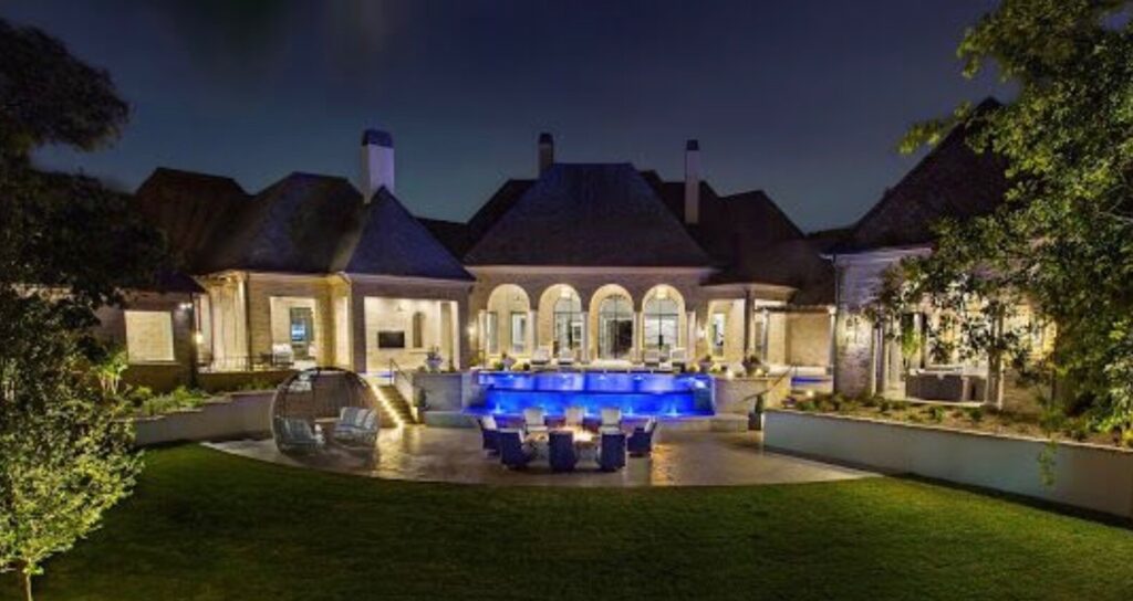 Massive multilevel pool deck